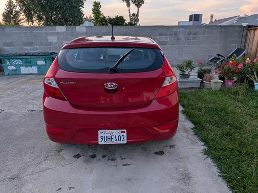 Red 2016 Hyundai Accent SE
