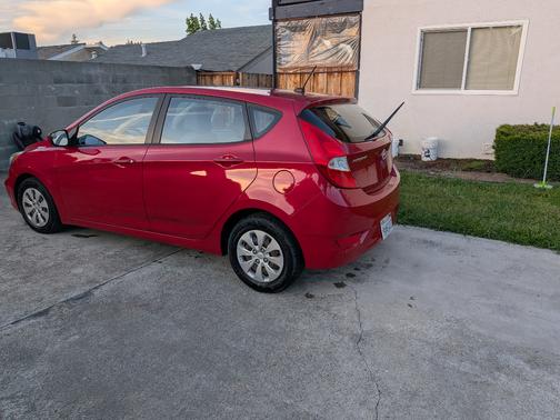 Red 2016 Hyundai Accent SE