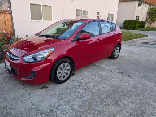 Red 2016 Hyundai Accent SE