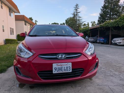 Red 2016 Hyundai Accent SE