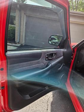 Red 1999 Chevrolet S-10 LS Extended Cab