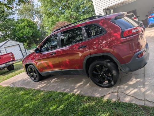 2017 Jeep Cherokee Sport