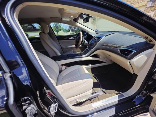 2016 Lincoln MKZ Base