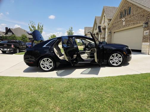 2016 Lincoln MKZ Base
