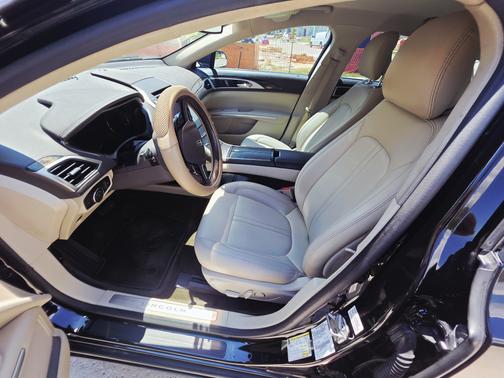 2016 Lincoln MKZ Base