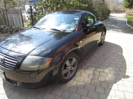 Black 2001 Audi TT quattro