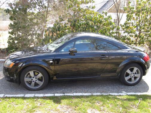 Black 2001 Audi TT quattro