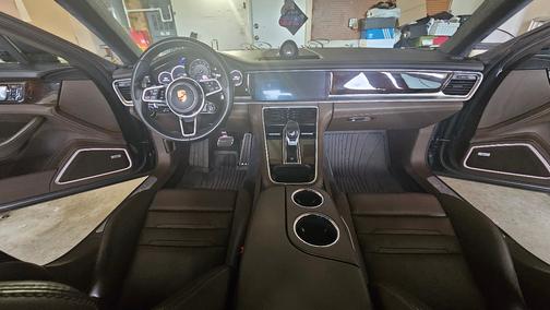 2018 Porsche Panamera Panamera Turbo Sport Turismo