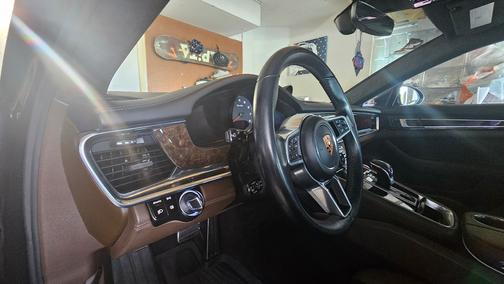 2018 Porsche Panamera Panamera Turbo Sport Turismo
