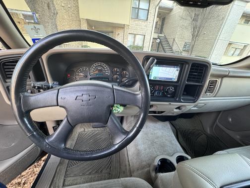 2004 Chevrolet Tahoe LS