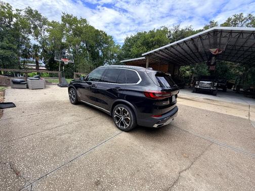 Blue 2022 BMW X5 sDrive40i