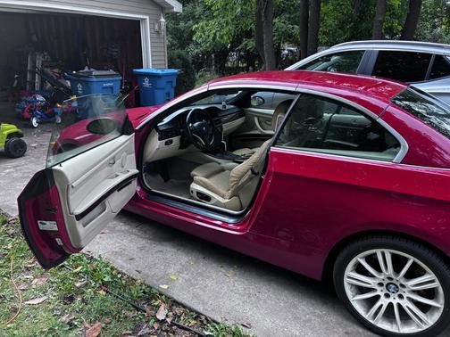 Red 2009 BMW 335 i