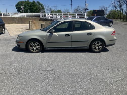 Gray 2005 Saab 9-3 Linear