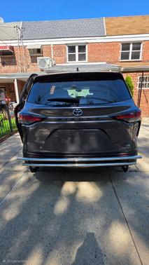 Gray 2021 Toyota Sienna LE 8 Passenger