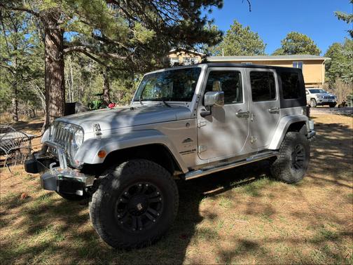 Silver 2008 Jeep Wrangler Unlimited Sahara