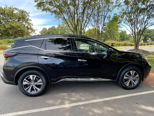 Black 2021 Nissan Murano SV