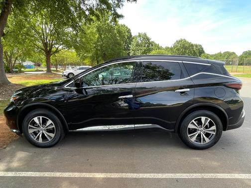 Black 2021 Nissan Murano SV