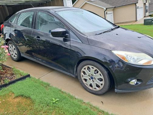 Black 2012 Ford Focus SE