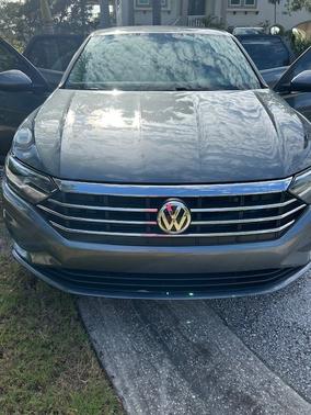 Gray 2019 Volkswagen Jetta 1.4T R-Line