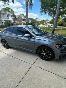 Gray 2019 Volkswagen Jetta 1.4T R-Line