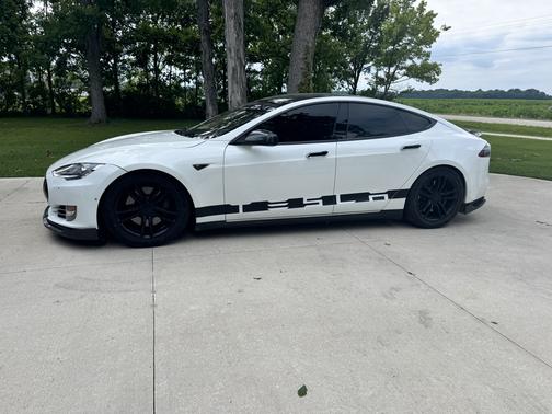 White 2014 Tesla Model S P85D