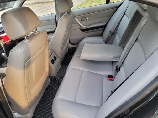 Black 2011 BMW 328 i