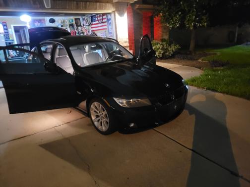 Black 2011 BMW 328 i