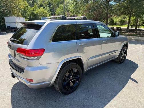 Silver 2015 Jeep Grand Cherokee Altitude