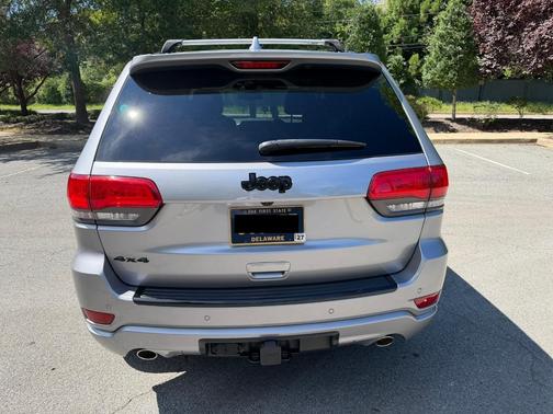 Silver 2015 Jeep Grand Cherokee Altitude