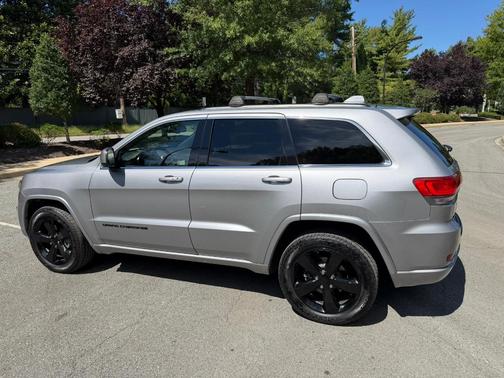 Silver 2015 Jeep Grand Cherokee Altitude