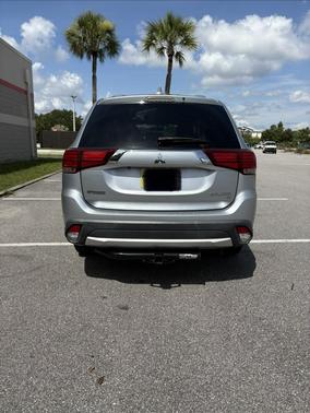 Gray 2017 Mitsubishi Outlander SE