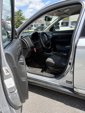 Gray 2017 Mitsubishi Outlander SE