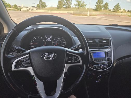 2014 Hyundai Accent SE