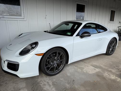 White 2018 Porsche 911 911 Carrera T