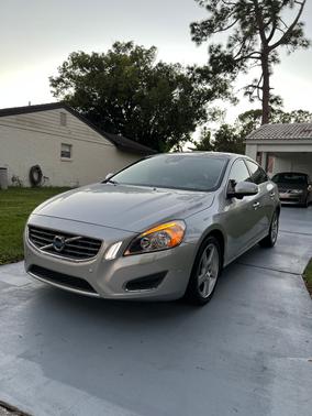 Silver 2012 Volvo S60 T5