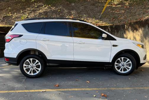White 2018 Ford Escape SE