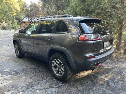 2020 Jeep Cherokee Trailhawk