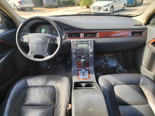 Black 2008 Volvo XC70 3.2