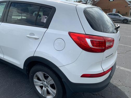 White 2013 Kia Sportage LX