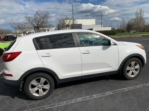 White 2013 Kia Sportage LX