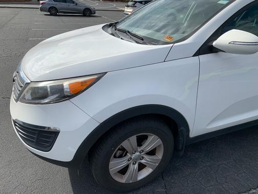 White 2013 Kia Sportage LX