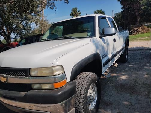 2002 Chevrolet Silverado 2500 LT H/D Extended Cab