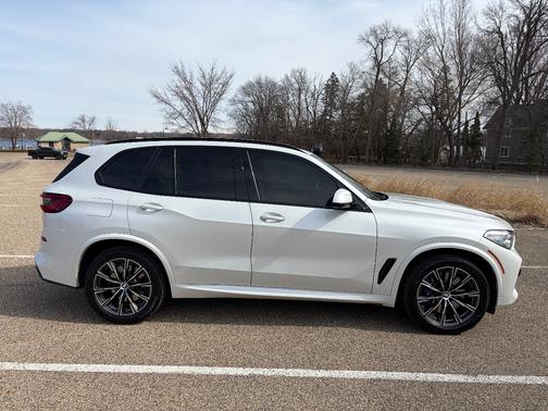 White 2019 BMW X5 xDrive50i