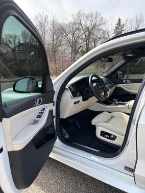 White 2019 BMW X5 xDrive50i