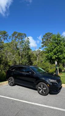 Black 2023 Kia Sorento S
