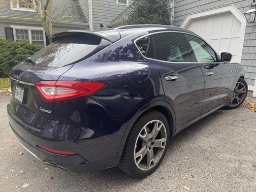 2017 Maserati Levante Base