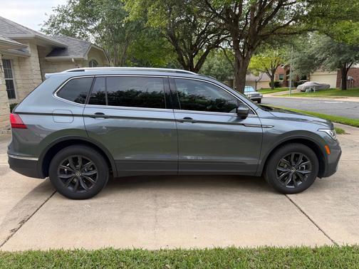 Gray 2024 Volkswagen Tiguan 2.0T SE
