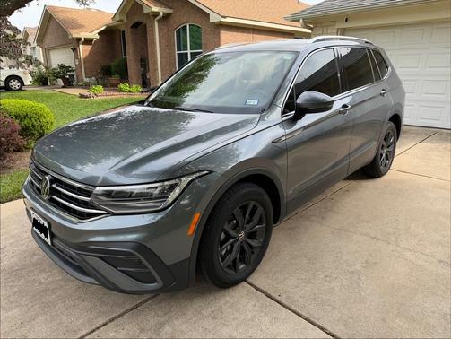 Gray 2024 Volkswagen Tiguan 2.0T SE