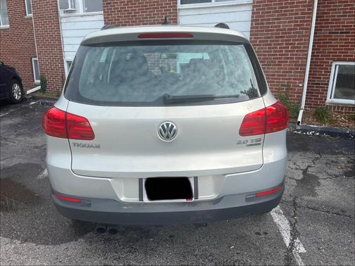 Gold 2015 Volkswagen Tiguan 4MOTION Auto S