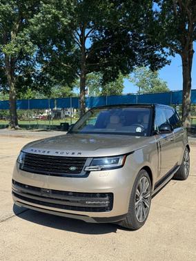 Gold 2023 Land Rover Range Rover P400 SE SWB